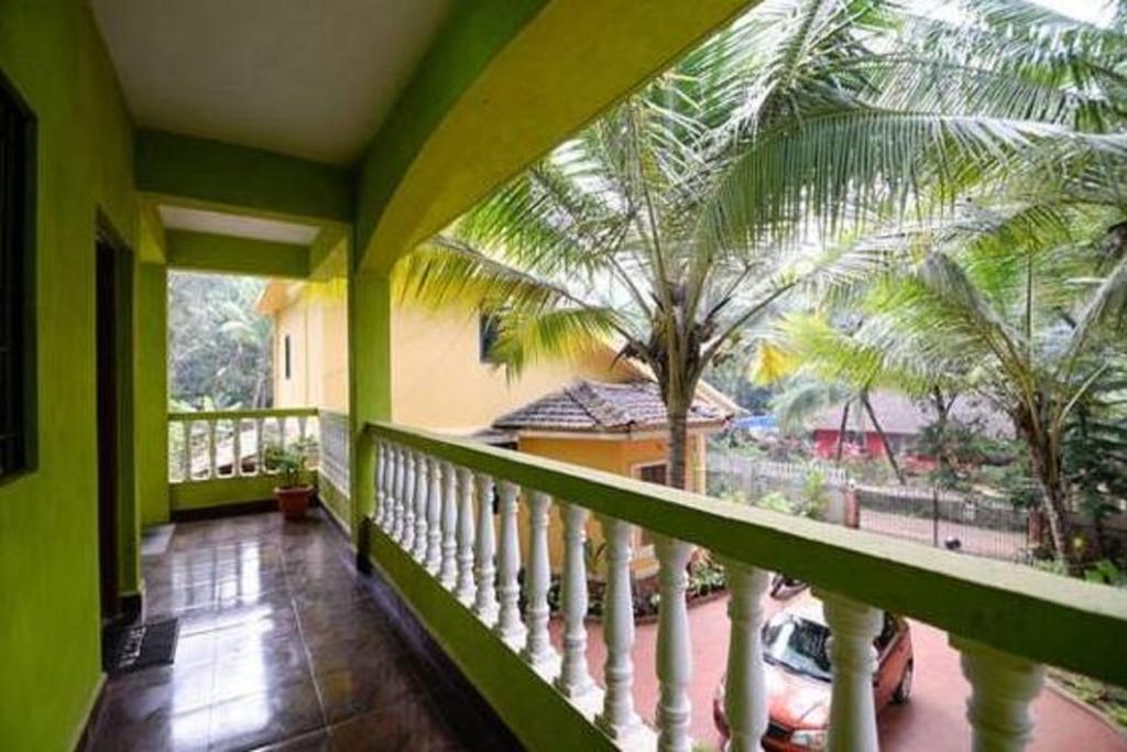 Studio with Garden View